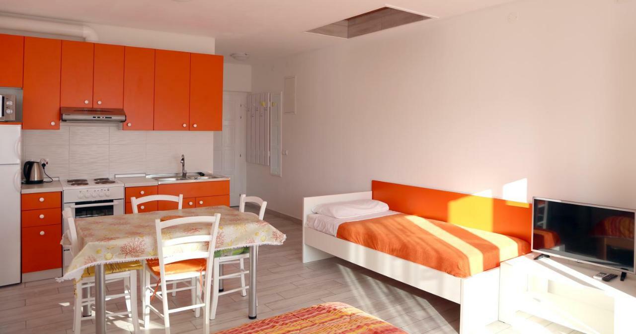 Apartments Laura Pinezici  Luaran gambar