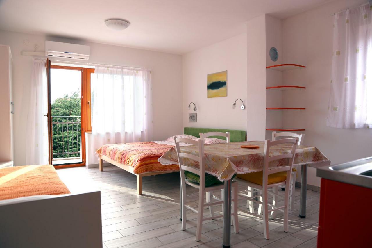 Apartments Laura Pinezici  Luaran gambar